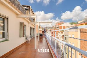 ATICO LUMINOSO CON TERRAZA EN ZONA MUY TRANQUILA photo 0