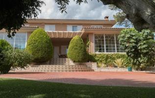 Villa en La Nucia de 550m construidos y 3.800 de parcela photo 0