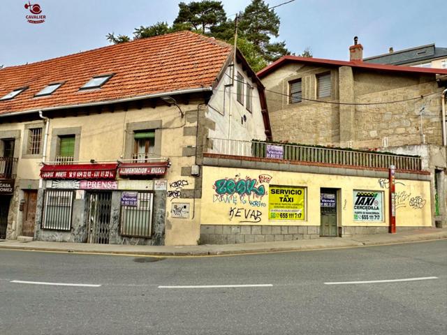 Edificio frente a la estación de Cercanías Renfe de Cercedilla. PARA REFORMAR INTEGRALMENTE. 220m2 distribuidos en 2 viviendas de 60m2 y 1 local comercial de 110m2 photo 0