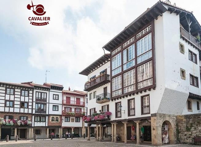 Piso de 84m2 en alquiler con 2 dormitorios y 1 baño en 2ª planta de un señorial edificio histórico. photo 0