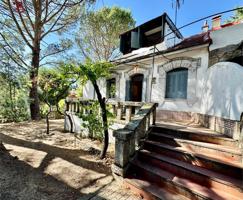 Romántico chalet pareado de 160m2 de estilo modernista construido a principios del siglo XX sobre una luminosa parcela de 406m2. photo 0