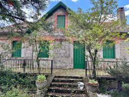 Precioso chalet de 175m2 construido en 1950 con 6 dormitorios y 2 baños en parcela de 1.203m2 con piscina independiente. photo 0