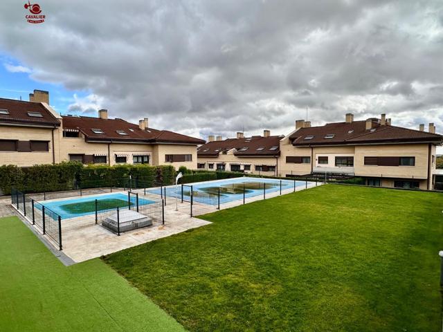 Piso de 149m2 construidos en planta baja con 3 dormitorios, 2 baños y espectacular patio o gran terraza de 75m2. photo 0