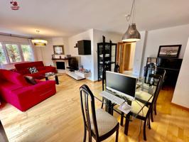 Chalet adosado en esquina de 259 m2 construido en 2006 sobre una soleada parcela ajardinada de 322 m2 con magnifica orientación sur. photo 0