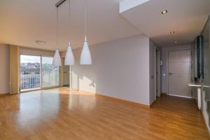 Dúplex familiar en venta con terraza privada y 4 dormitorios photo 0