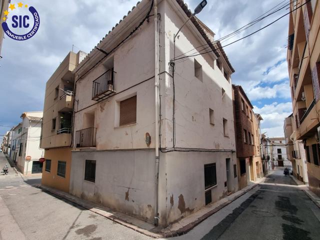 GRAN CASA ESQUINERA PARA REFORMAR EN SONEJA photo 0