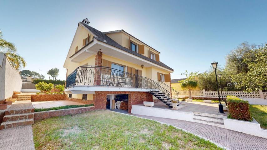 Venta de Chalet Independiente en la Pobla de Vallbona photo 0