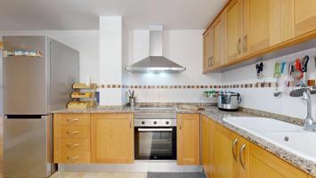¡VIVIENDA AMPLIA Y LUMINOSA EN UNA DE LAS MEJORES ZONAS DE MONTROY! photo 0