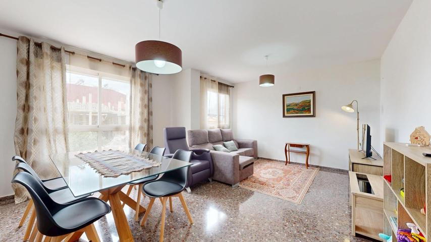 ¡VIVIENDA AMPLIA Y LUMINOSA EN UNA DE LAS MEJORES ZONAS DE MONTROY! photo 0