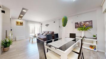 Impecable vivienda reformada a 1,2 km de la playa de Moncófar con garaje, terrazas y piscina photo 0