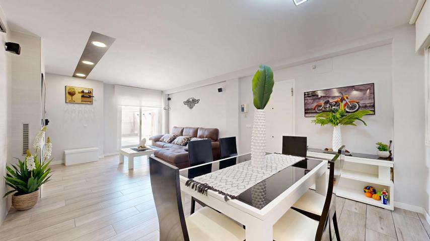 Impecable vivienda reformada a 1,2 km de la playa de Moncófar con garaje, terrazas y piscina photo 0