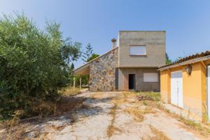 CHALET CON MUCHAS POSIBILIDADES URB MONTEJARQUE photo 0