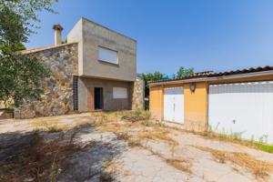 CHALET CON MUCHAS POSIBILIDADES URB MONTEJARQUE photo 0