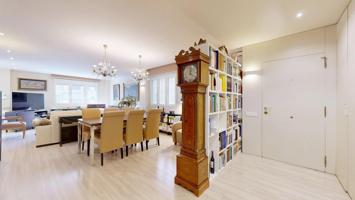 Exclusiva vivienda reformada en Mestalla, Valencia photo 0