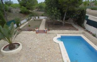 CHALET INDEPENDIENTE A LA VENTA EN LA ELIANA photo 0