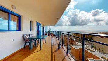 APARTAMENTO CON PRECIOSAS VISTAS AL MAR photo 0