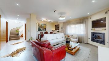 CASA INDEPENDIENTE EN  RIBARROJA . URB. VALENCIA LA VELLA photo 0