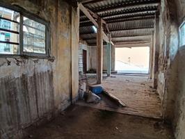 GARAJE CON ESCALETA PARA REFORMAR photo 0