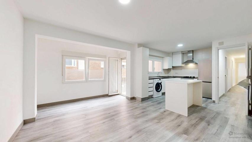 Espectacular piso reformado en el centro de Torrent photo 0