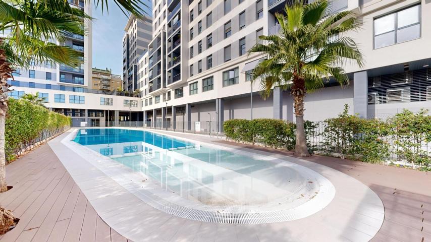 Exclusiva vivienda en urbanización de lujo en Campanar photo 0