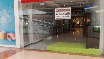 Local de 60m2 mas 30m2 de altillo en el Centre Comercial Llobregat Centre photo 0