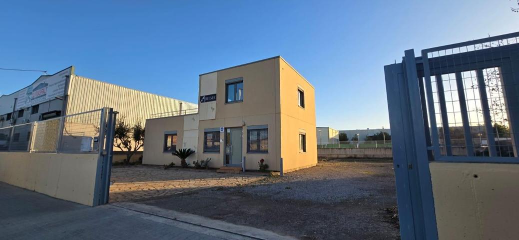 Suelo industrial con oficinas en Lliria photo 0