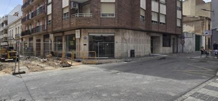 Local comercial en venta o alquiler en el centro de Lliria photo 0