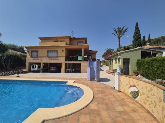 AMPLIA VIVIENDA EN ZONA CONSOLIDADA CON TODOS LOS SERVICIOS. photo 0