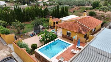 Chalet en venta Lliria photo 0