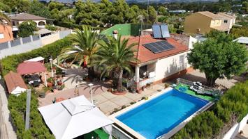 Interesante chalet en Lliria, urbanizado con asfalto y alcantarillado. photo 0