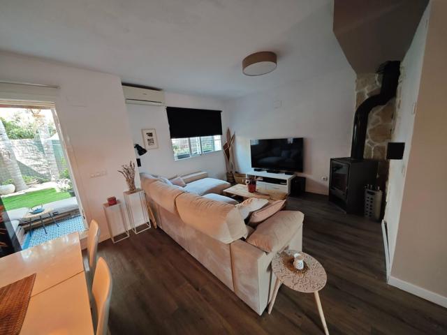 Casa adosada en venta La Pobla de Vallbona. photo 0