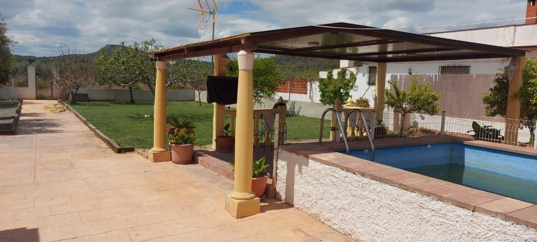 CASA DE CAMPO CON PARCELA AMPLIA Y PISCINA EN LLIRIA photo 0
