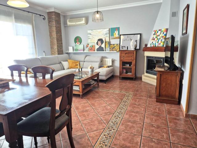 PISO EN VENTA EN ZONA BIBLIOTECA CON PAELLERO Y TRASTERO photo 0