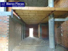 Se alquila local comercial av ferrocarril photo 0