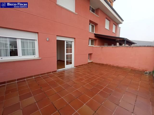 PISO SEMINUEVO CON GRAN TERRAZA EN CAMPONARAYA. photo 0