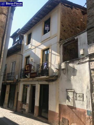 VILLAFRANCA DEL BIERZO. SE VENDE 3 PISOS EN EN MISMO EDIFICIO photo 0