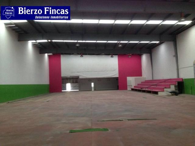 Se alquila nave de 2500m2 en Ponferrada. photo 0