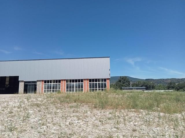 SE VENDE NAVE CON 8.000 M2 DE TERRENO photo 0