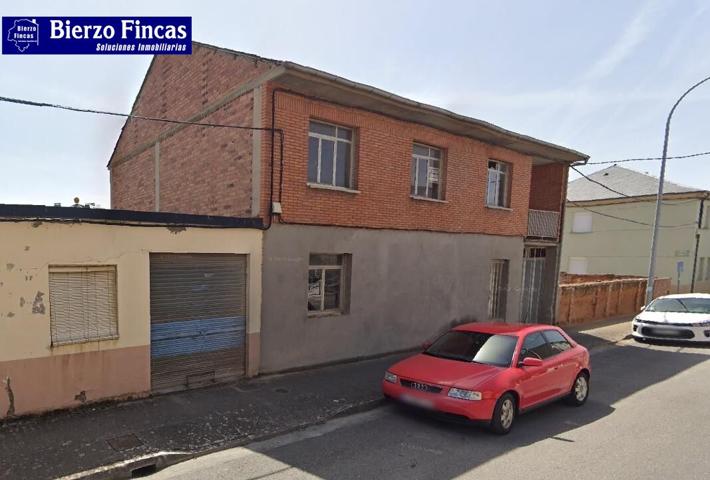 SE VENDE PARCELA URBANA CON VIVIENDA Y NAVE photo 0