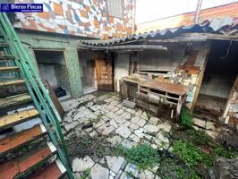 SE VENDE CASA BAJA A REFORMAR EN EL BARRIO DE LA SAL photo 0