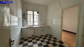 VENTA DE PISO PARA REFORMAR EN BEMBIBRE photo 0