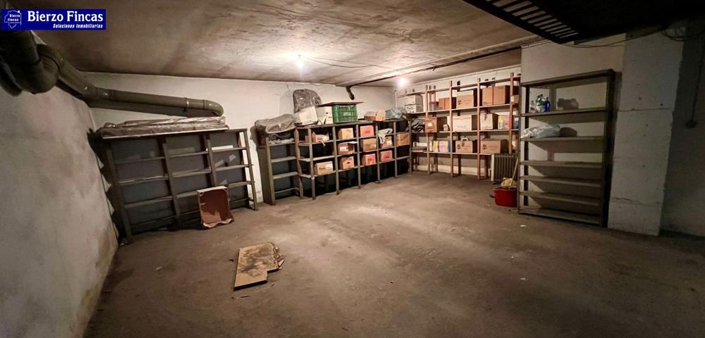 ¡SE VENDE PLAZA DE GARAJE PARA 2 COCHES EN EL CENTRO DE ASTORGA! photo 0