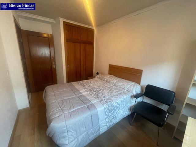 SE VENDE AMPLIO PISO EN NAVATEJERA photo 0