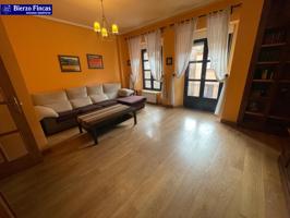 SE VENDE EXCLUSIVO PISO A ESCASOS METROS DE LA CATEDRAL photo 0