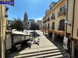 SE VENDE CASERÓN EN PLAZA LA ENCINA DE PONFERRADA photo 0