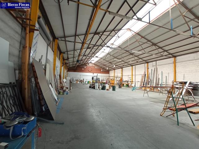 SE ALQUILA NAVE EN BÁRCENA photo 0