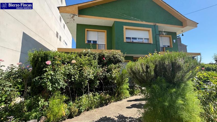 VENTA DE CASA CON TERRENO EN CAMPONARYA photo 0