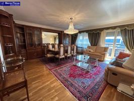 ESPECTACULAR VIVIENDA DE 4 DORMITORIOS EN EL CENTRO DE PONFERRADA photo 0