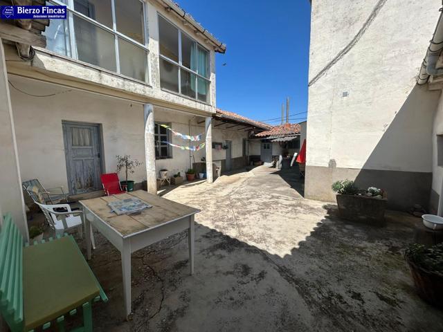 SE VENDE CASA EN CUADROS photo 0