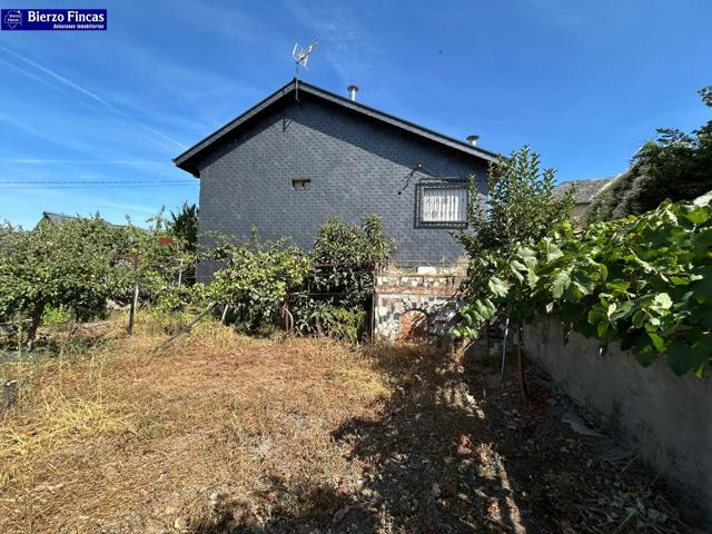 SE VENDE CASA CON TERRENO EN VILLAVERDE DE LOS CESTOS photo 0